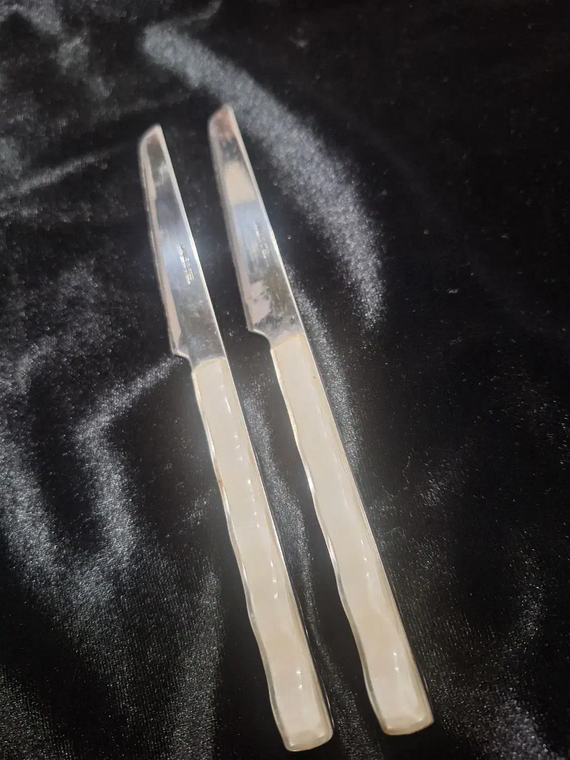 دوسری چاقو با دسته های متفاوت|ظروف سرو و پذیرایی|قم, منبع آب|دیوار