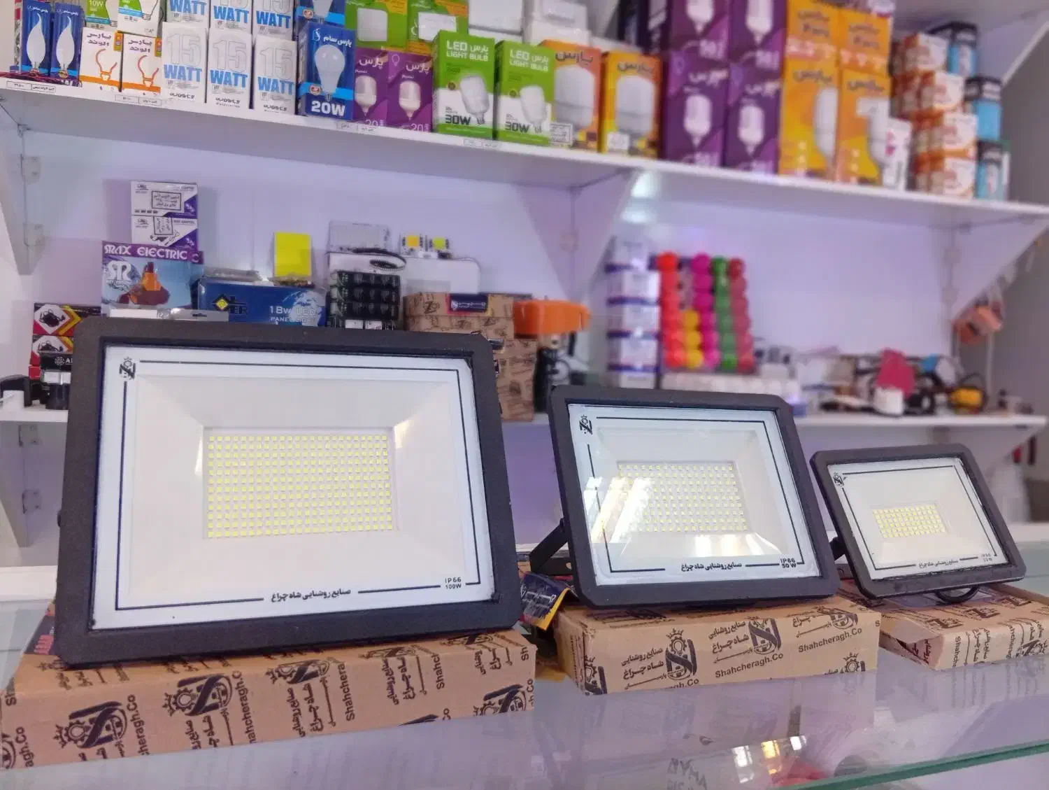 پروژکتور های شاهچراغ با ضمانت( لیست قیمت در آگهی )|لامپ و چراغ|بیرجند, |دیوار