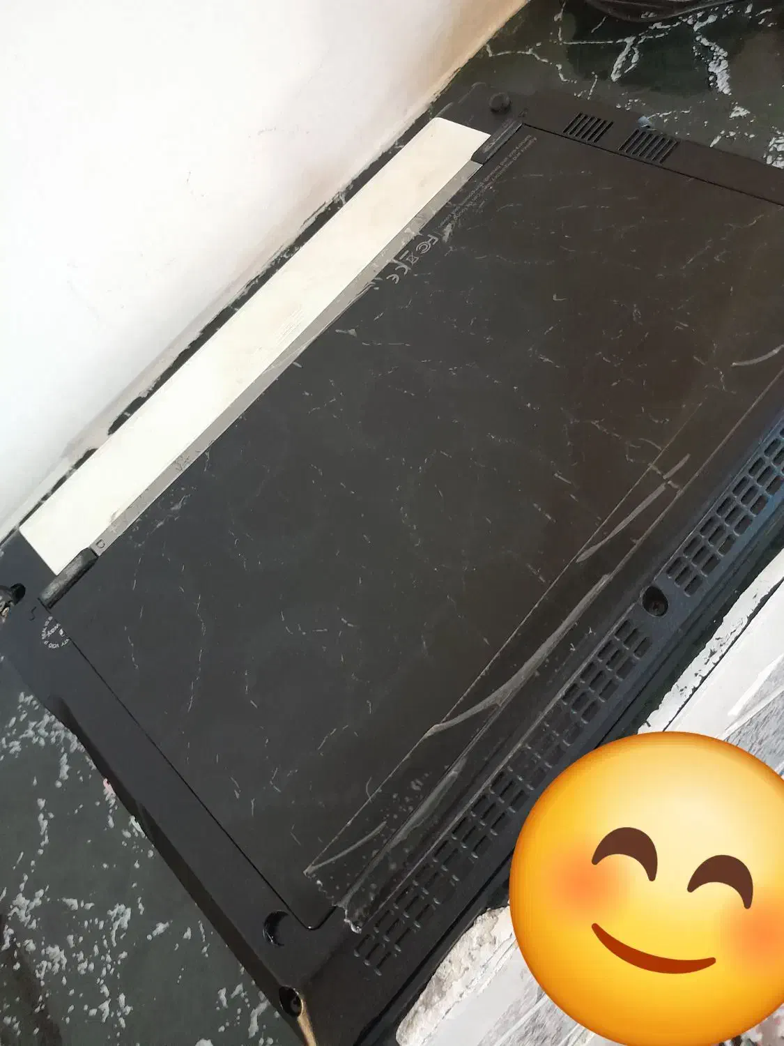 لپ تاپ|رایانه همراه|کرباسک, |دیوار