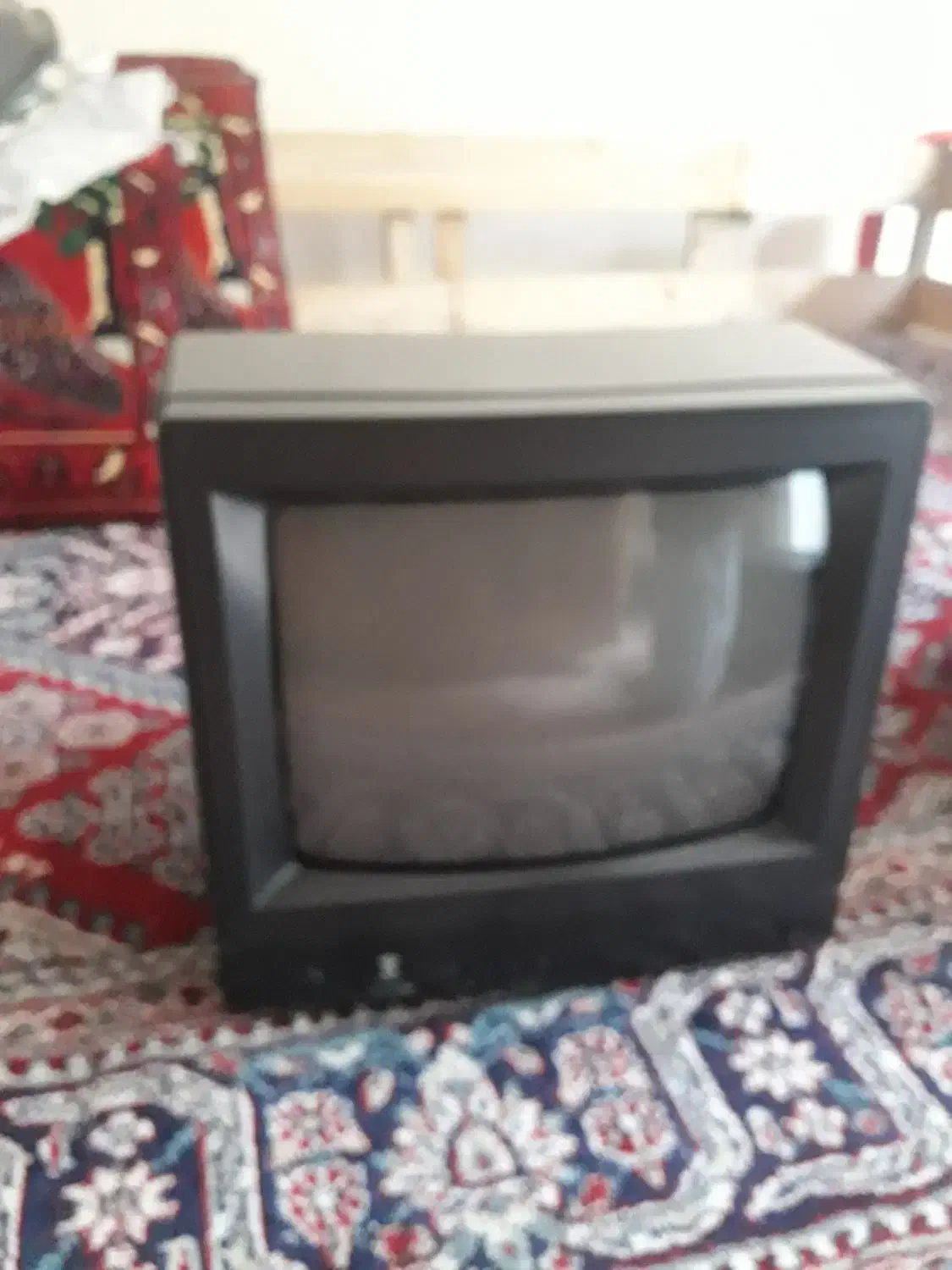 دو عدد تلویزیون|تلویزیون و پروژکتور|رشت, کوی قدس|دیوار