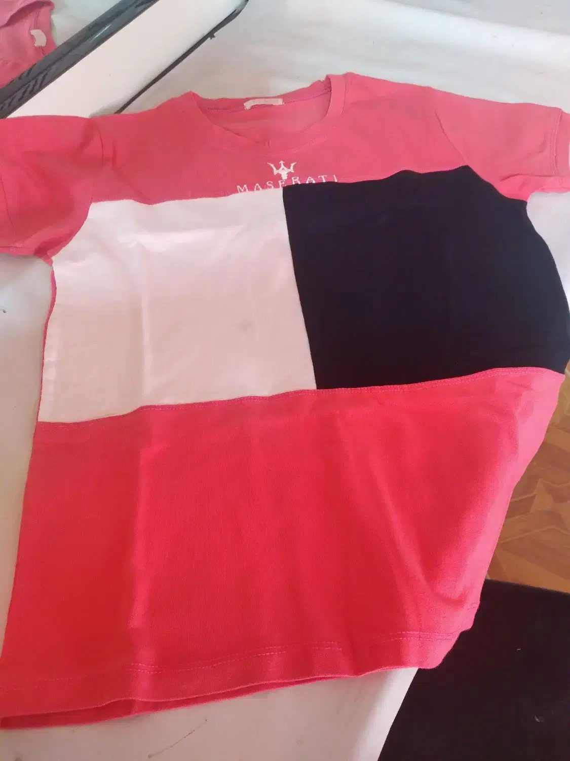 تیشرت بچگانه|لباس|رباط‌کریم, رباط‌کریم|دیوار