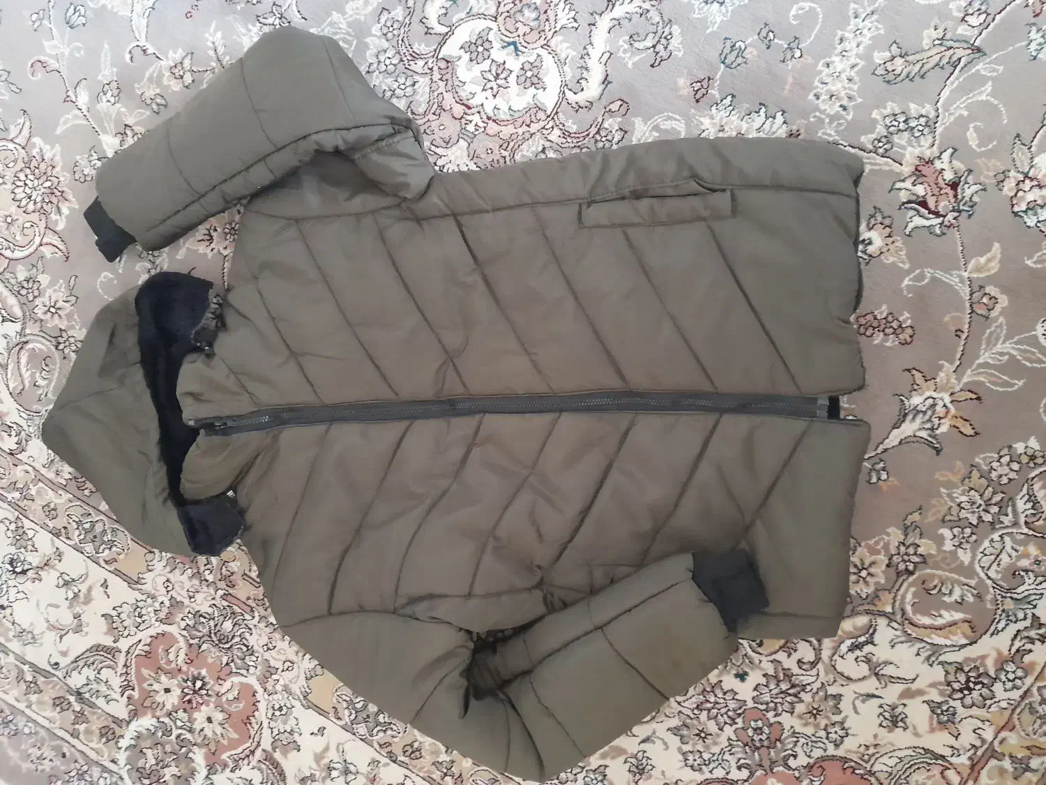 کاپشن نوجوان ، داخل خز|لباس|فرمهین, |دیوار