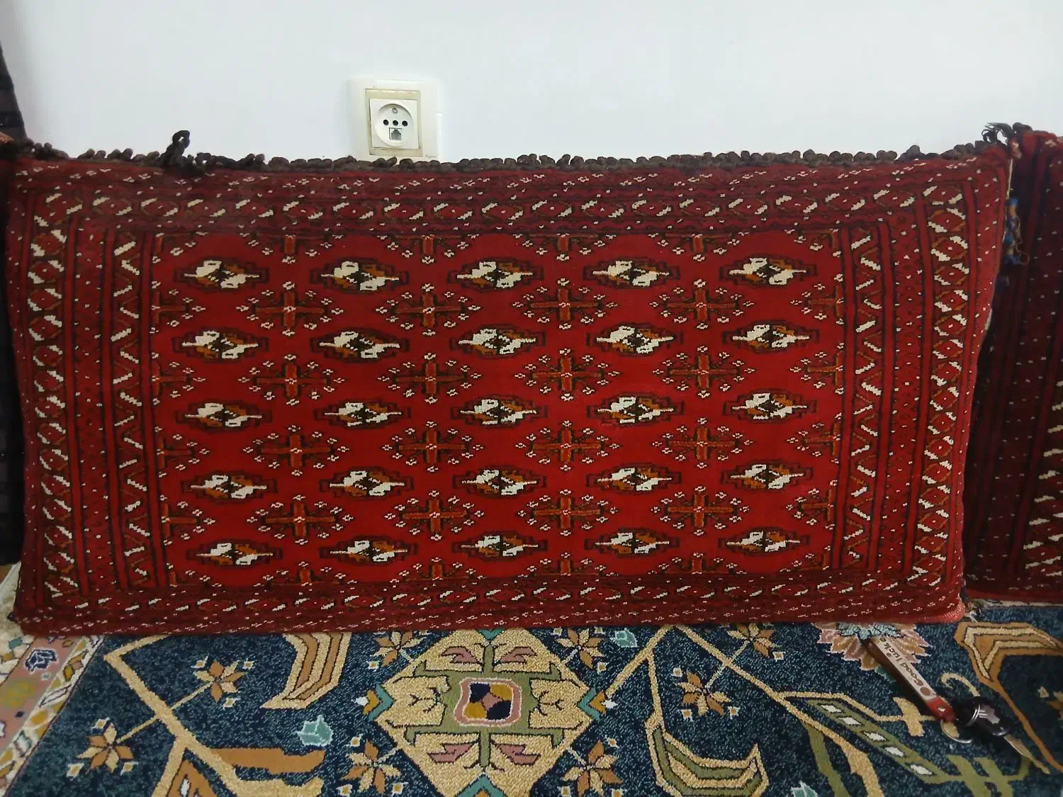 پشتی دستباف یک جفت|پشتی|تربت جام, مطهری|دیوار