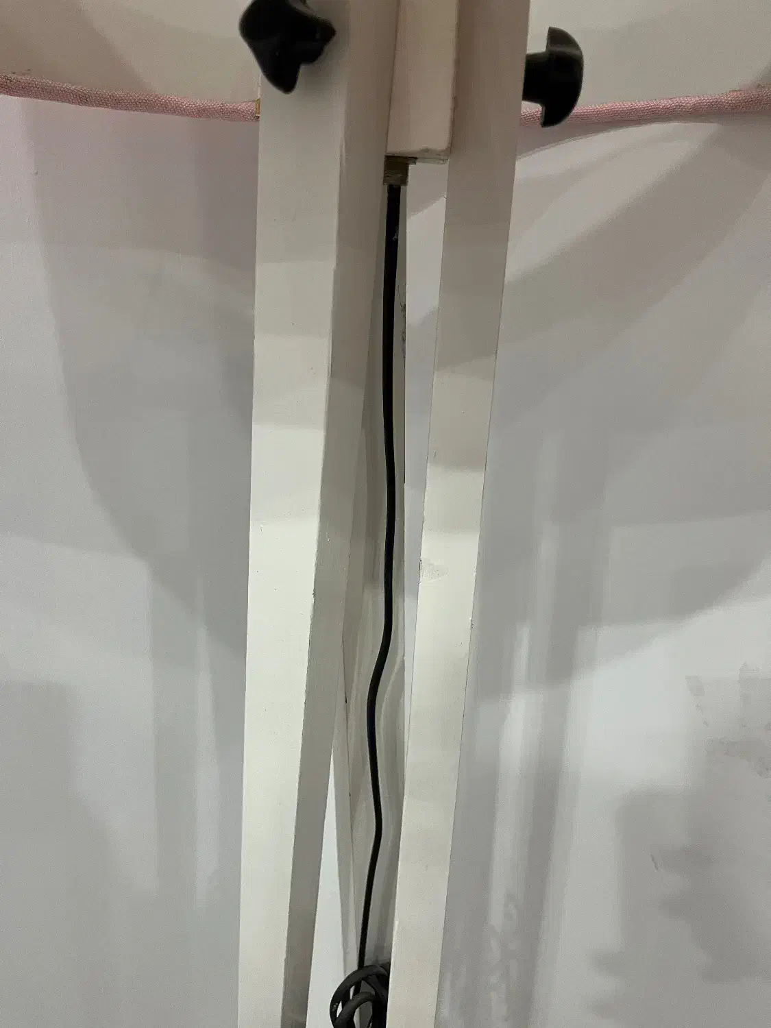 اباژور کنارسالنی|چراغ خواب و آباژور|رباط‌کریم, مسکن مهر آبشناسان|دیوار