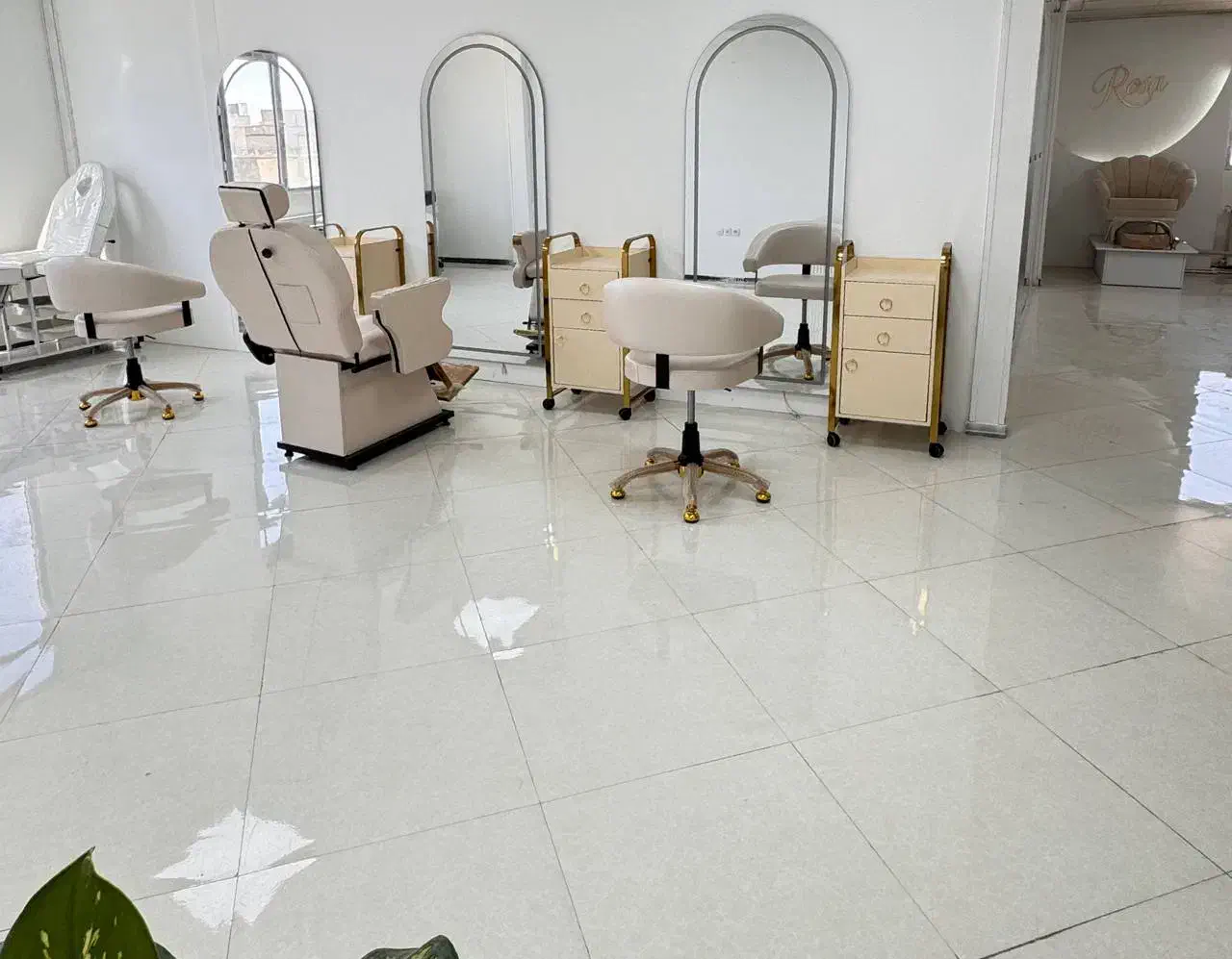 اجاره صندلی ناخن، میکاپ،کوپ،رنگ و لایت،مژه|خدمات آرایشگری و زیبایی|کرج, المهدی|دیوار