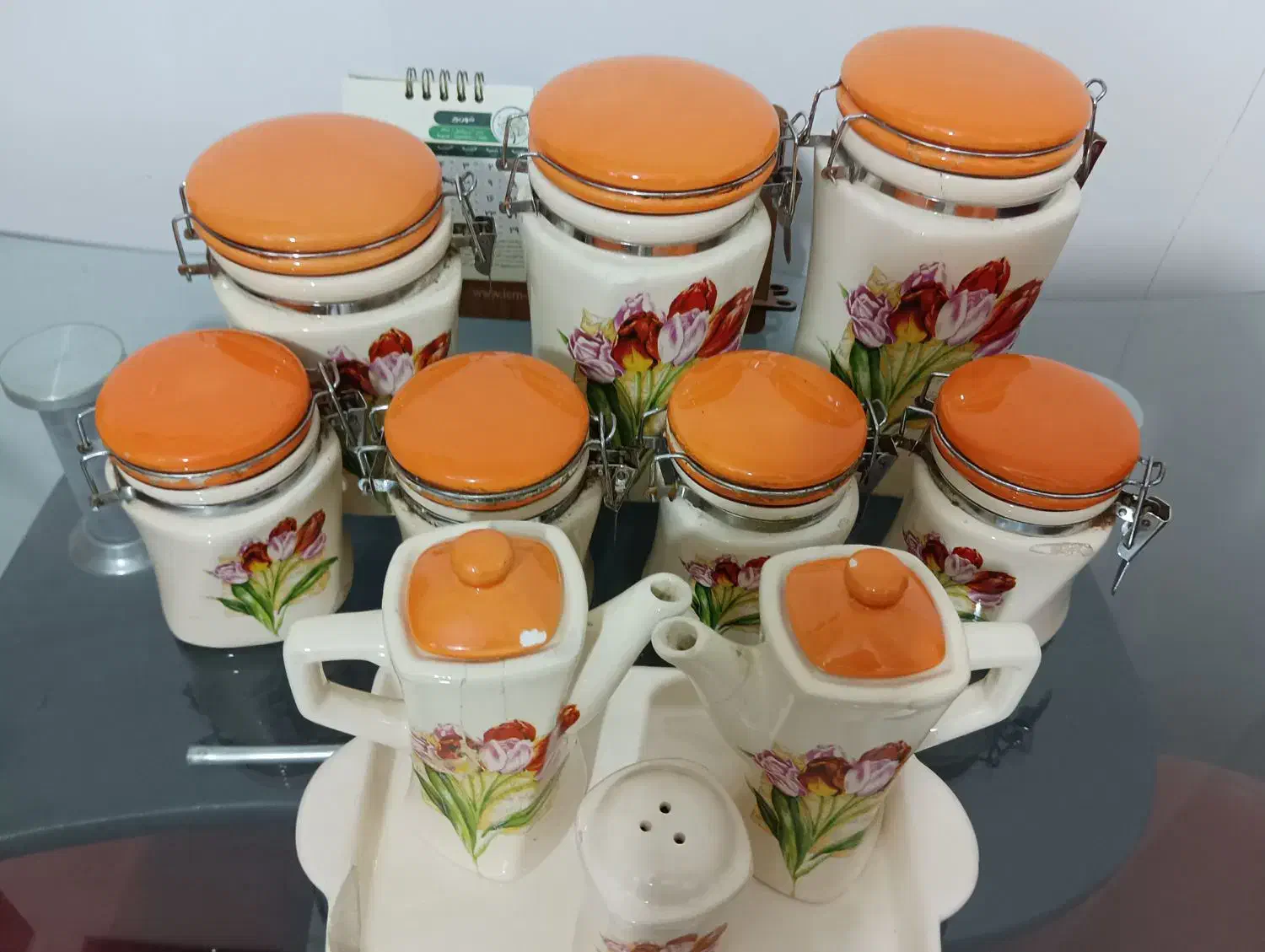 جا ادویه|ظروف سرو و پذیرایی|لاهیجان, لاشیدان|دیوار