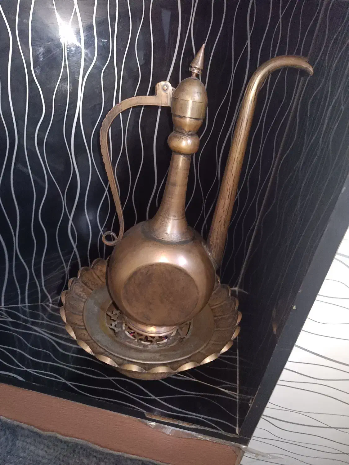 آفتابه لگن مسی قدیمی|کلکسیون اشیاء عتیقه|بیرجند, |دیوار