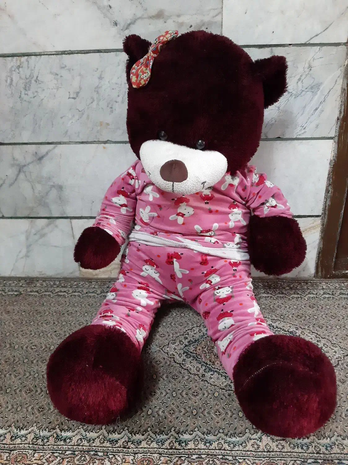 خرس بزرگ|اسباب‌بازی بچه|قائن, |دیوار