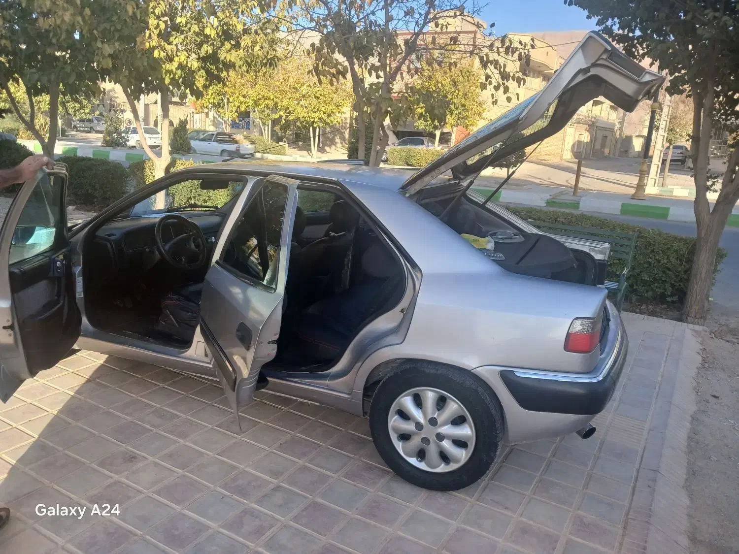 زانتیا مدل۸۳|خودرو سواری و وانت|شهرضا, |دیوار