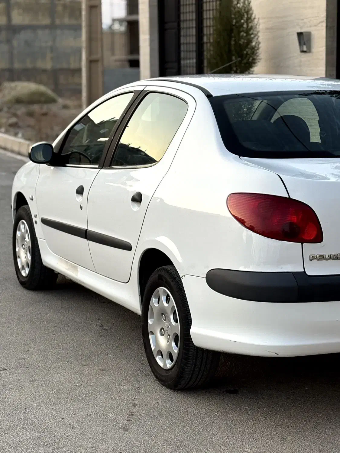 پژو 206 SD V8، مدل ۱۳۹۰|خودرو سواری و وانت|شیراز, شهرک امیر کبیر|دیوار