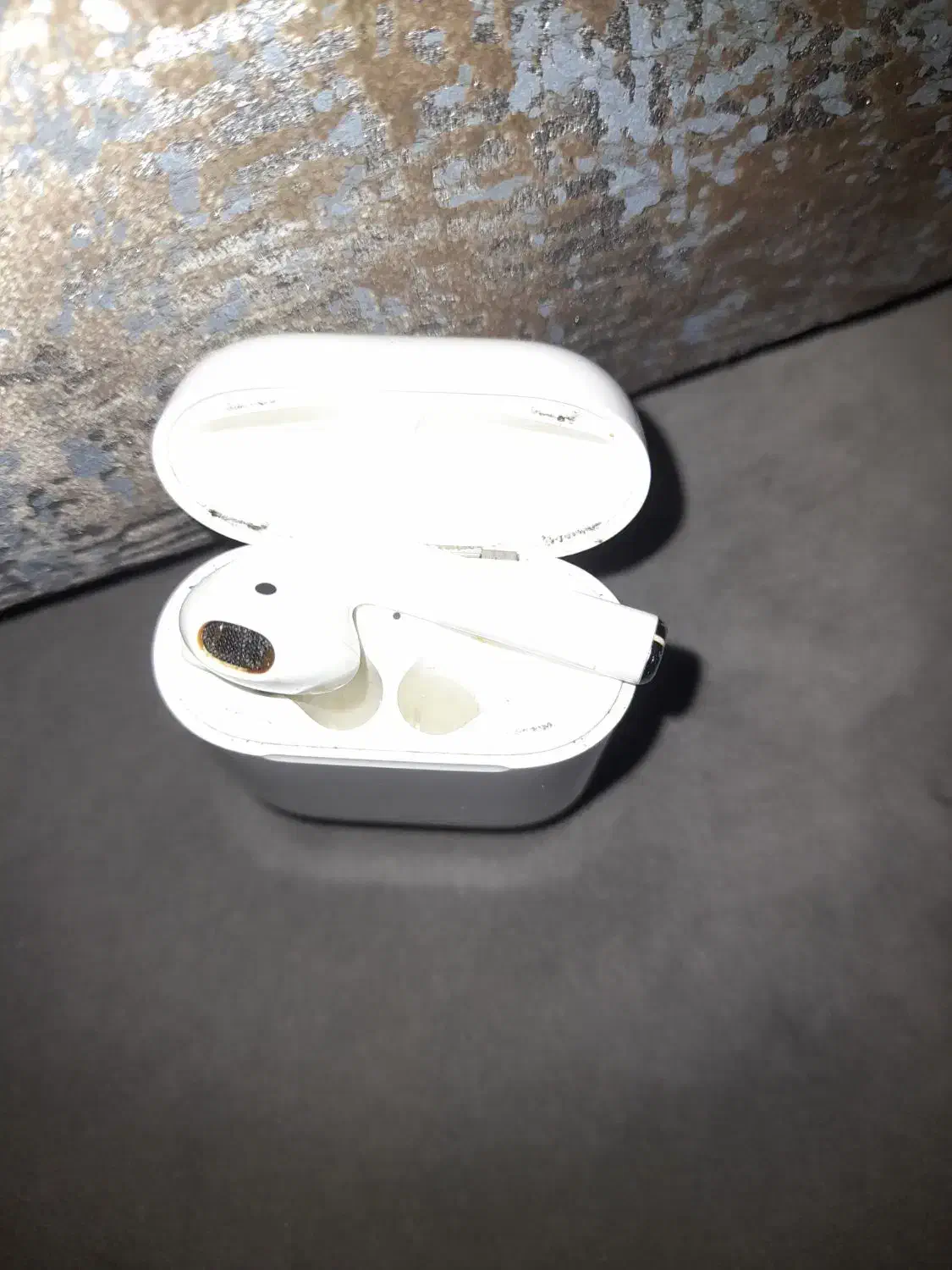 Airpods اصل،یک عدد هندزفری،با جعبه و کابل شارژ|لوازم جانبی موبایل و تبلت|تهران, محمودیه|دیوار