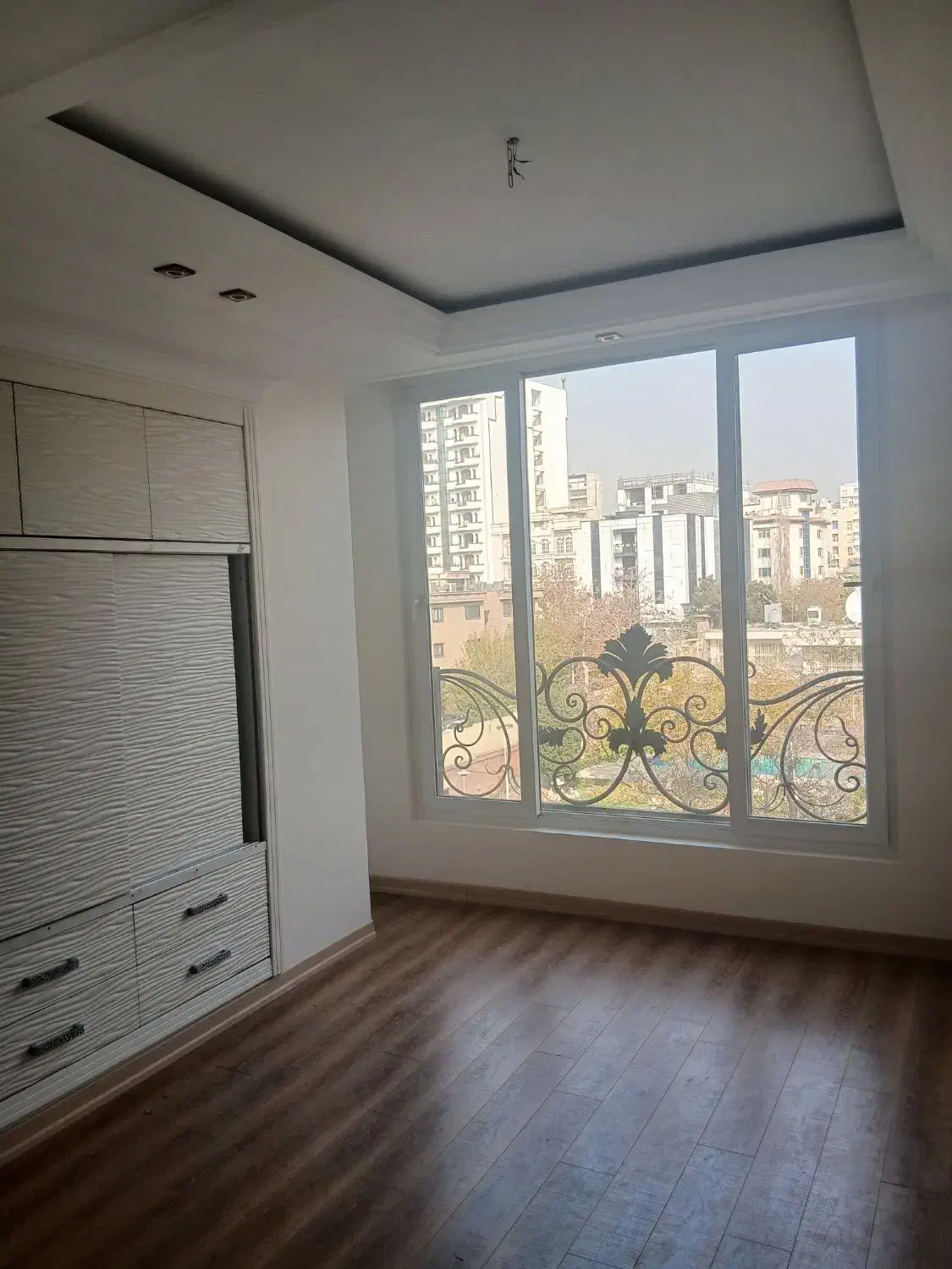 ۱۲۰ متری در حد نوساز / لوکیشن تاپ پاسداران