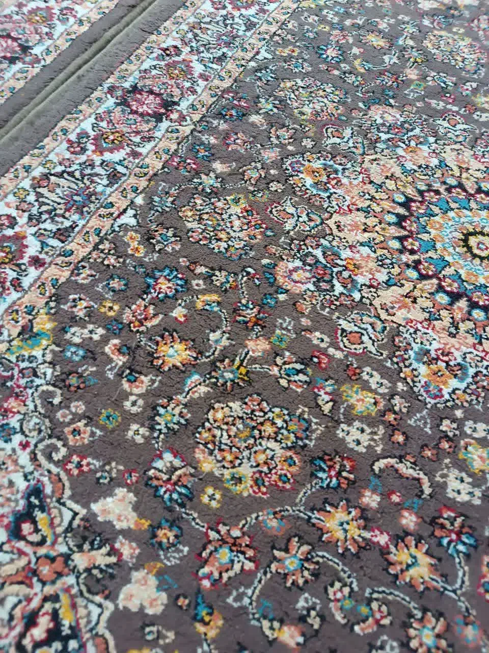 فرش کناره گردویی|فرش|قم, شاه سید علی|دیوار