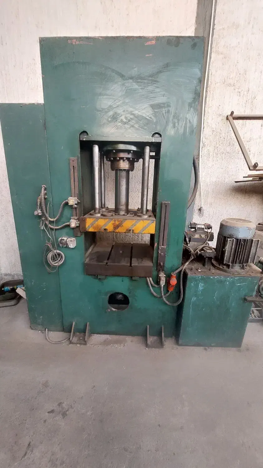 پرس هیدرولیک ۹۰ تن|ماشینآلات صنعتی|اندیشه, اندیشه فاز ۱|دیوار