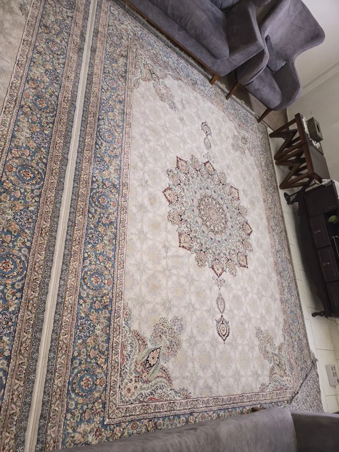 سرویس کامل فرش تافته رویال ۲ عدد ۹ متر۱ عدد ۴ متر|فرش|تهران, شهرک ولیعصر جنوبی|دیوار