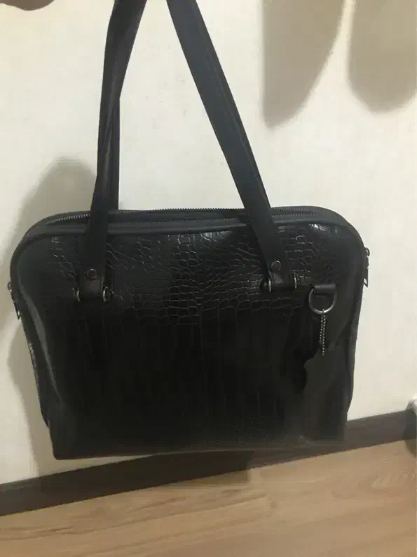 کیف چرم بزرگ و جا دار در حد نو|کیف، کفش، کمربند|همدان, |دیوار