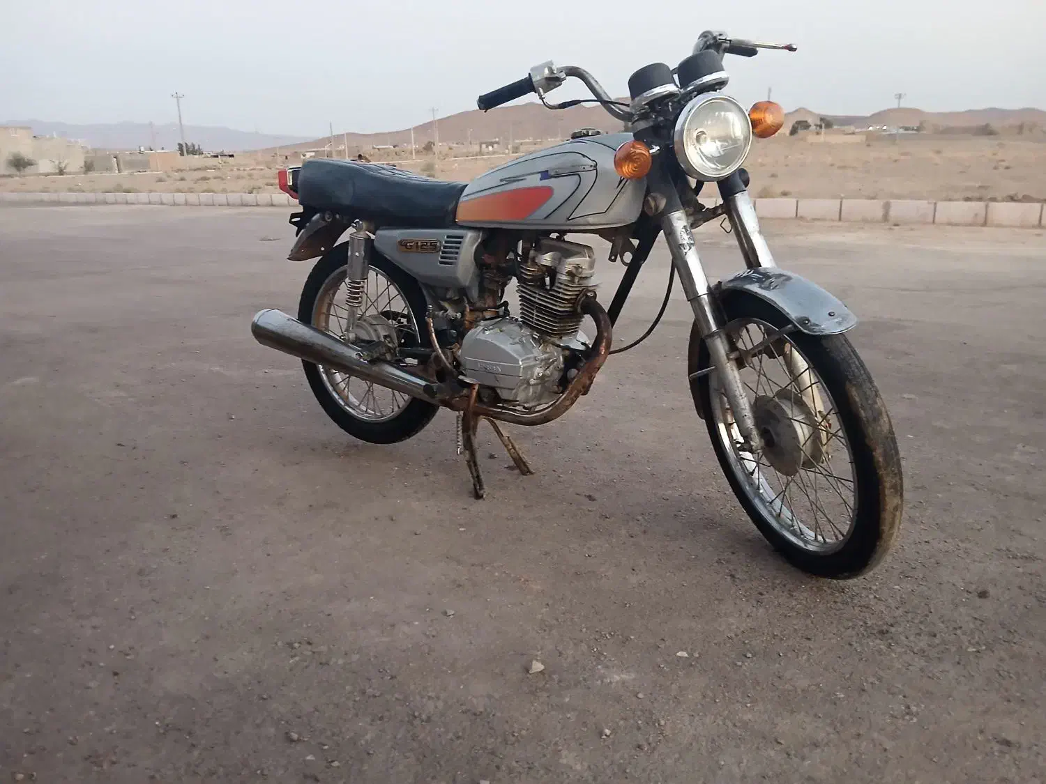 با سلام فروش موتور هندا مدل ۸۶ پلاک قدیم|موتورسیکلت|قائن, |دیوار