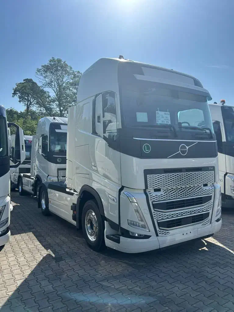 نیسان وانت بار کامیون اتوبار اسباب کشی بسته بندی|خدمات حمل و نقل|تهران, صادقیه|دیوار