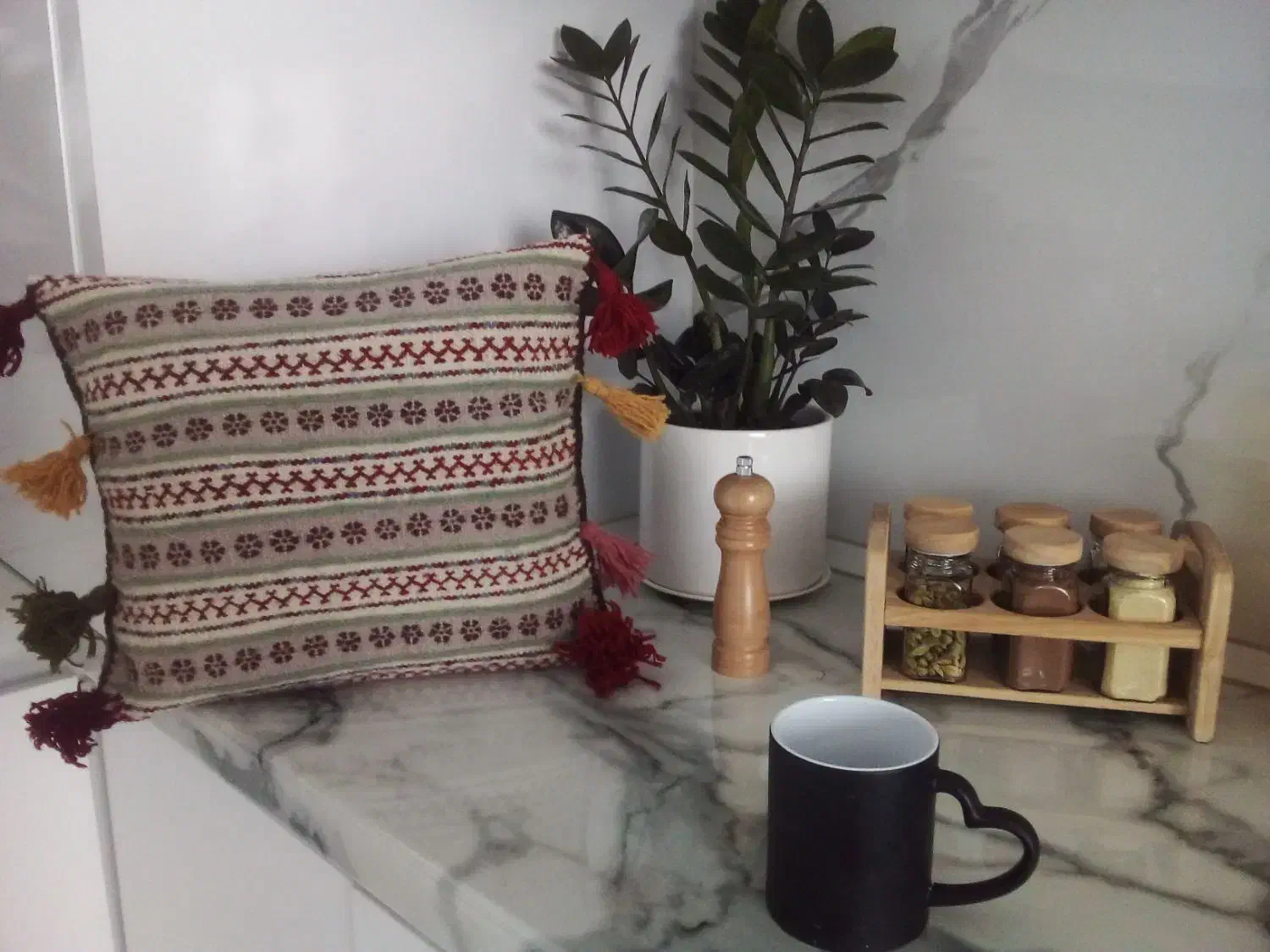 کوسن دستبافت|مبلمان خانگی و میز عسلی|قائن, |دیوار