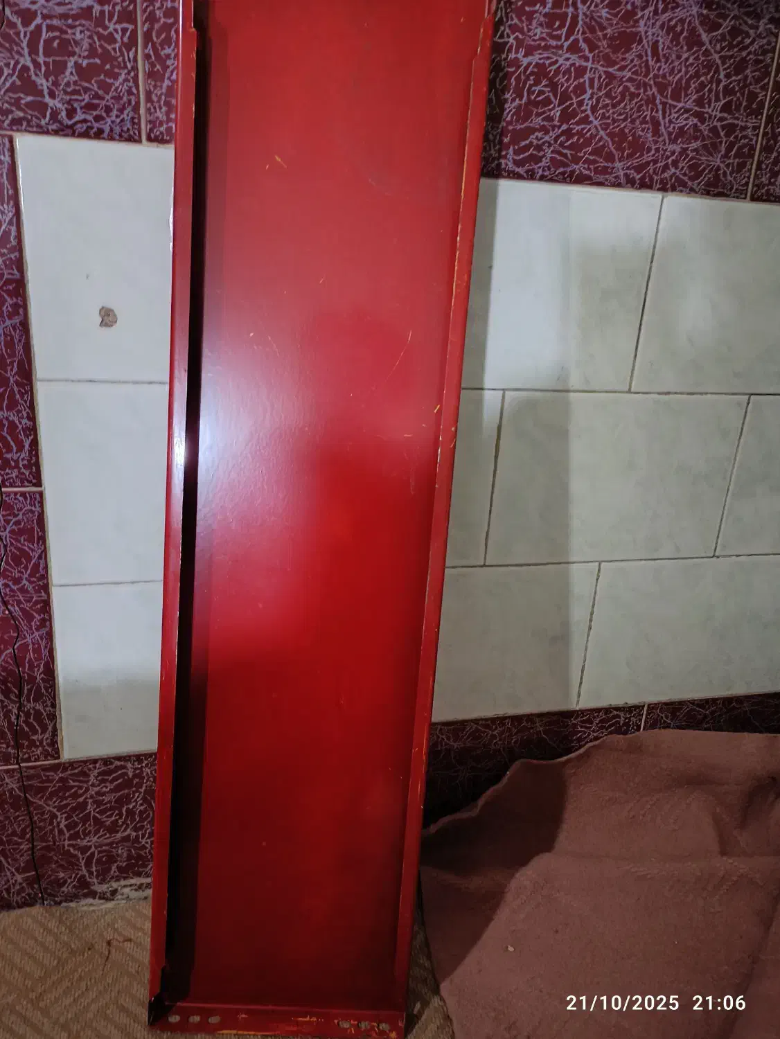 قفسه فلزی|کتابخانه، شلف، قفسههای دیواری|قدس, شهرقدس|دیوار