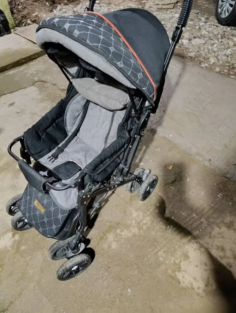 کالسکه کودک مناسب دختر یا پسر|کالسکه و لوازم جانبی|رشت, لاکان شهر|دیوار