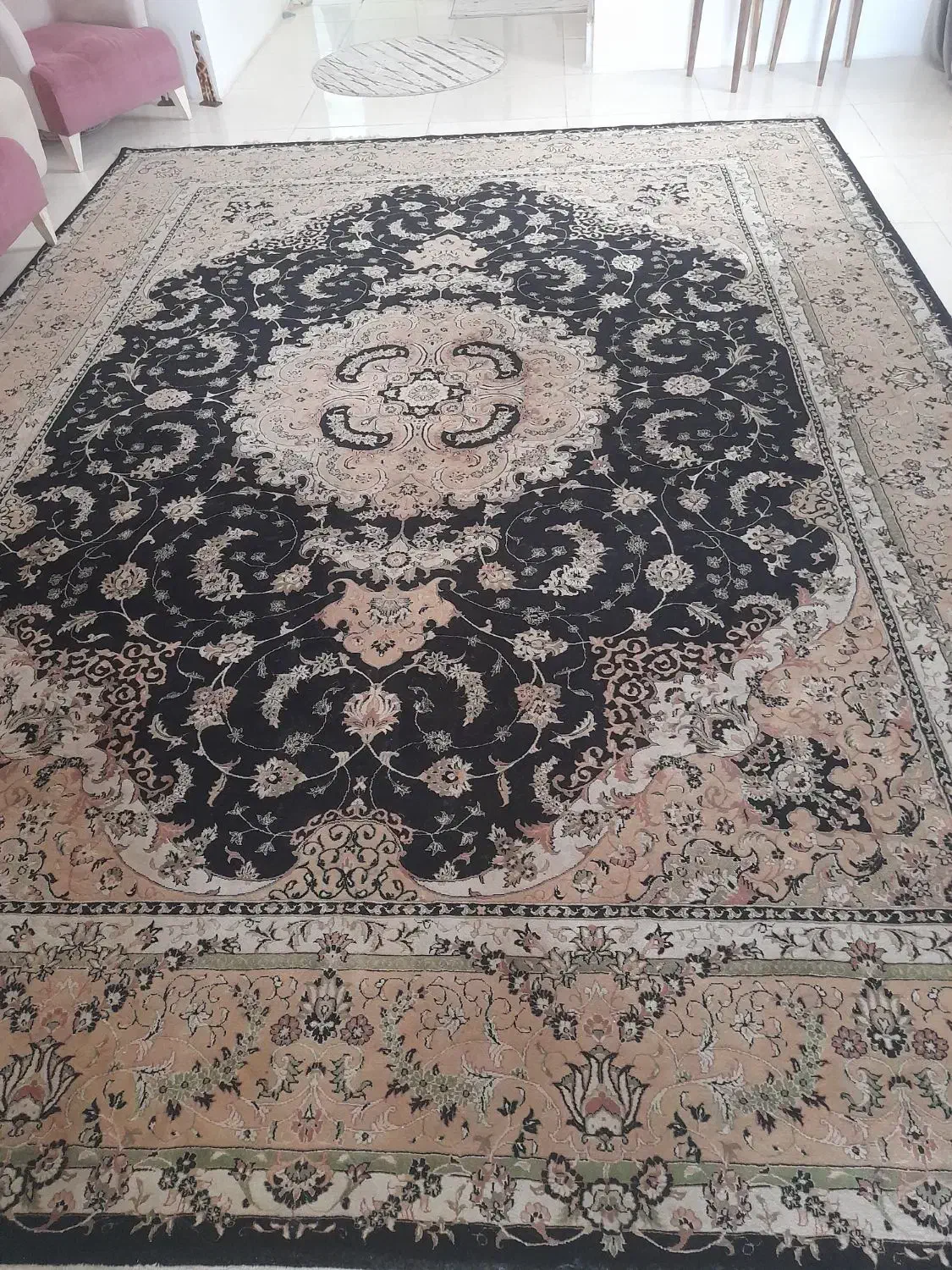 قالی ۱۲ متری سالم وتمیز ومبل ۴ نفره و دوعد پاف|فرش|مشهد, نکاح|دیوار