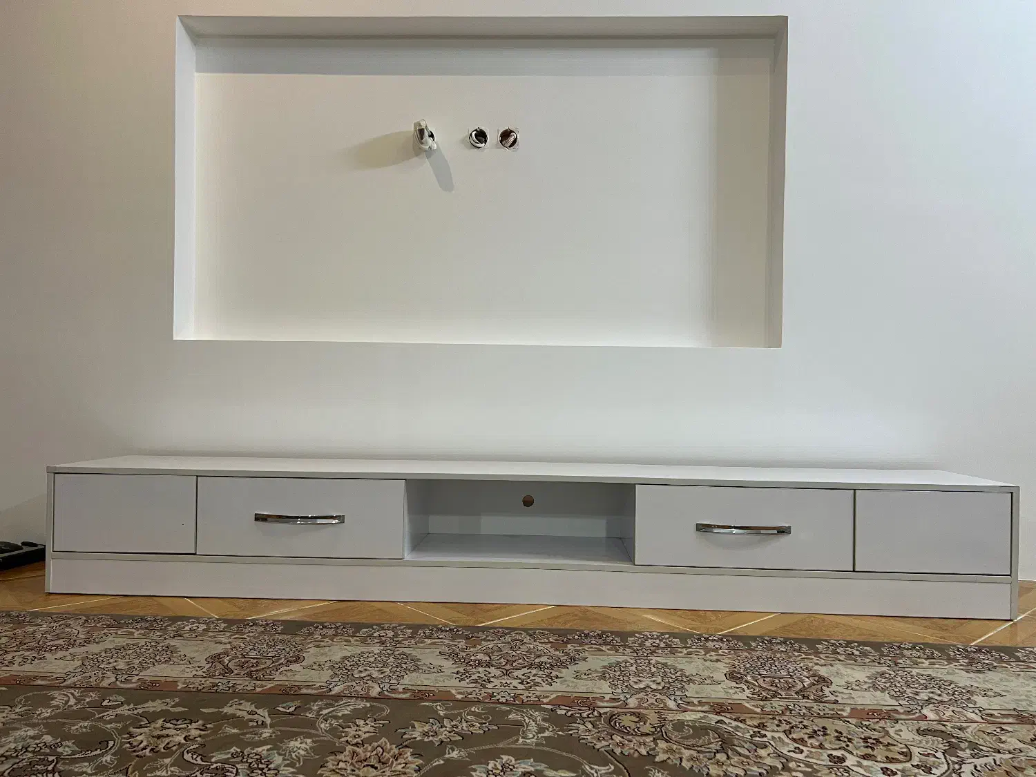 میزی تی وی|میز تلویزیون|ساری, |دیوار