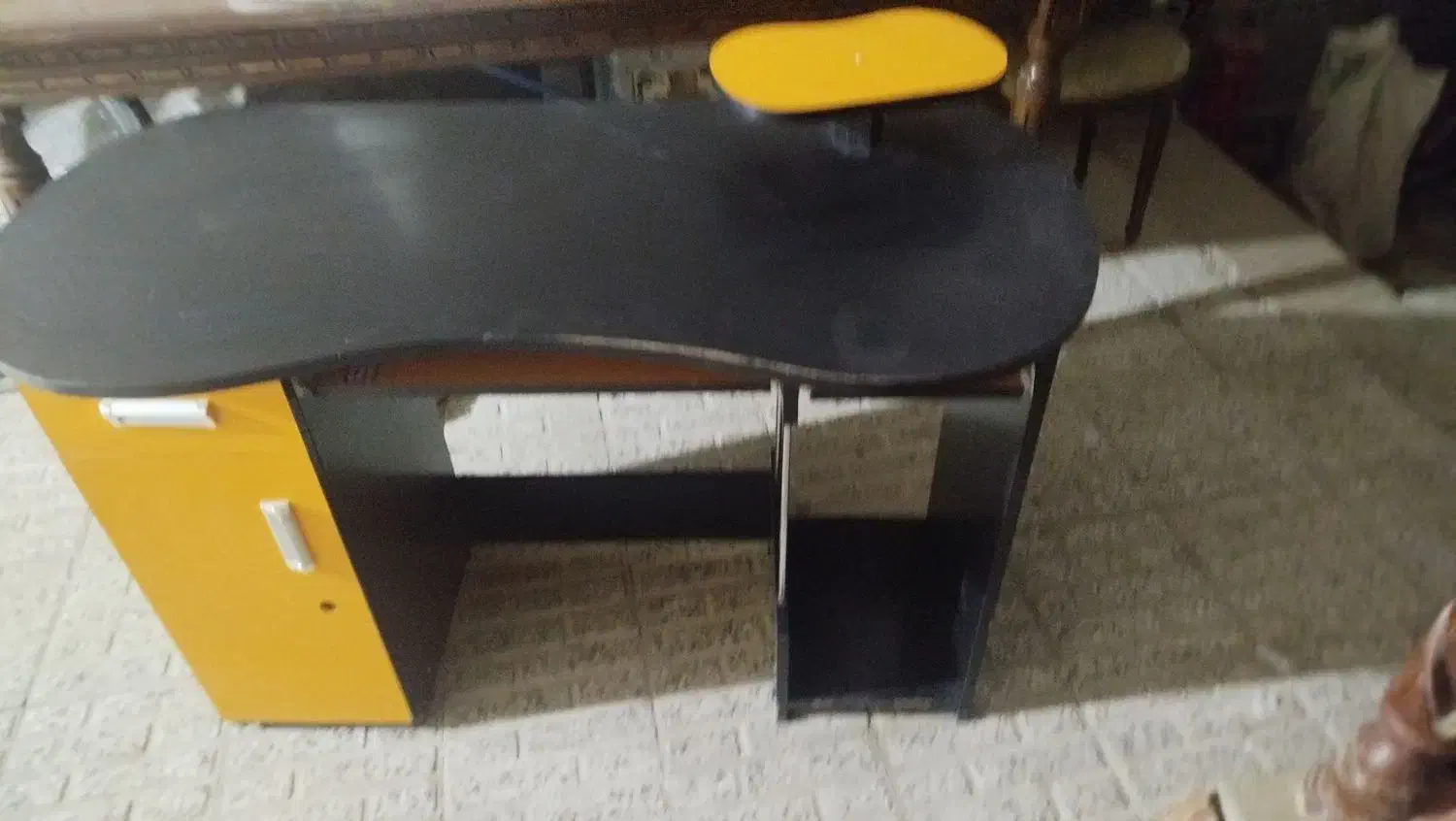 میز کامپیوترهمراه با صندلی چرخدار|میز تحریر و کامپیوتر|بروجن, |دیوار