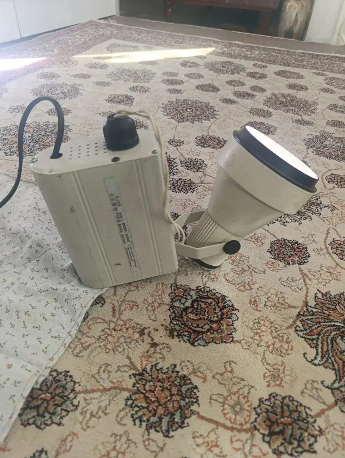 پروژکتور متال سالم با نور بسیار قوی|لامپ و چراغ|فردیس, شهرک ارم|دیوار