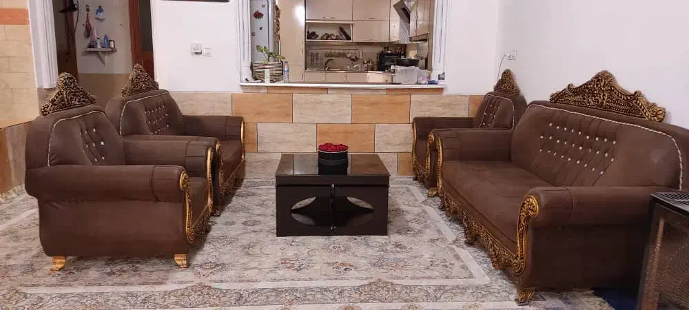 مبل سلطنتی قهوهای با کیفیت نشیمن راحت|مبلمان خانگی و میز عسلی|فسا, |دیوار