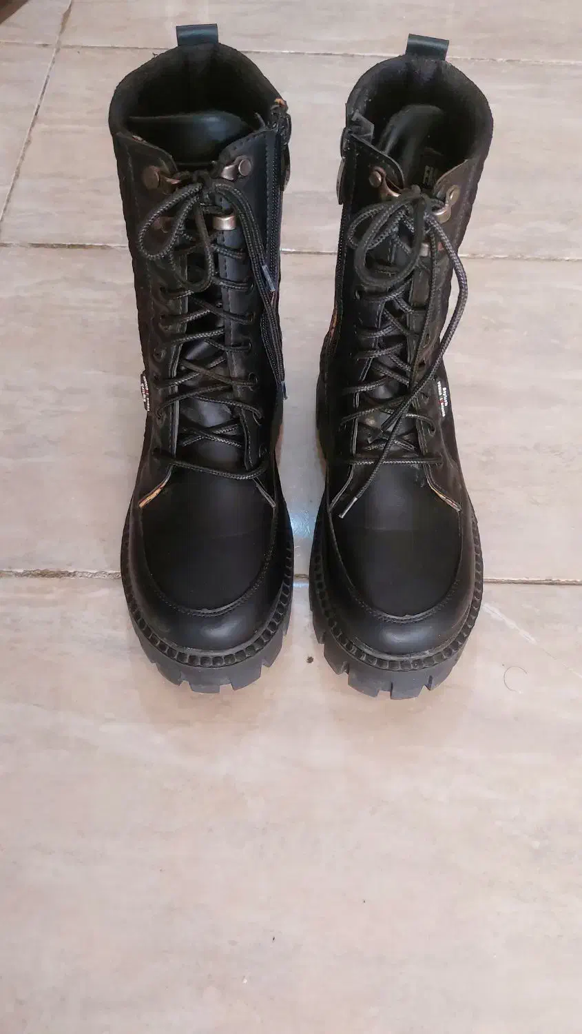 نیم بوت مشکی|کیف، کفش، کمربند|لاهیجان, جمهوری|دیوار