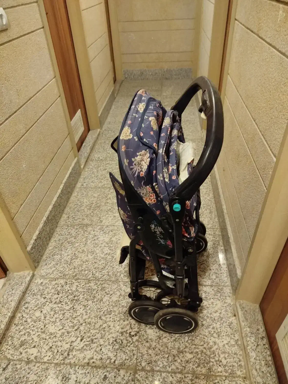 کالسکه و کریر و روروک بچه|کالسکه و لوازم جانبی|تهران, شهرک کوهسار|دیوار