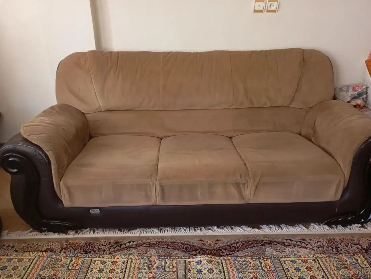 مبل۷نفره به همراه شزلون و۳عسلی|مبلمان خانگی و میز عسلی|شاهین‌شهر, طالقانی|دیوار