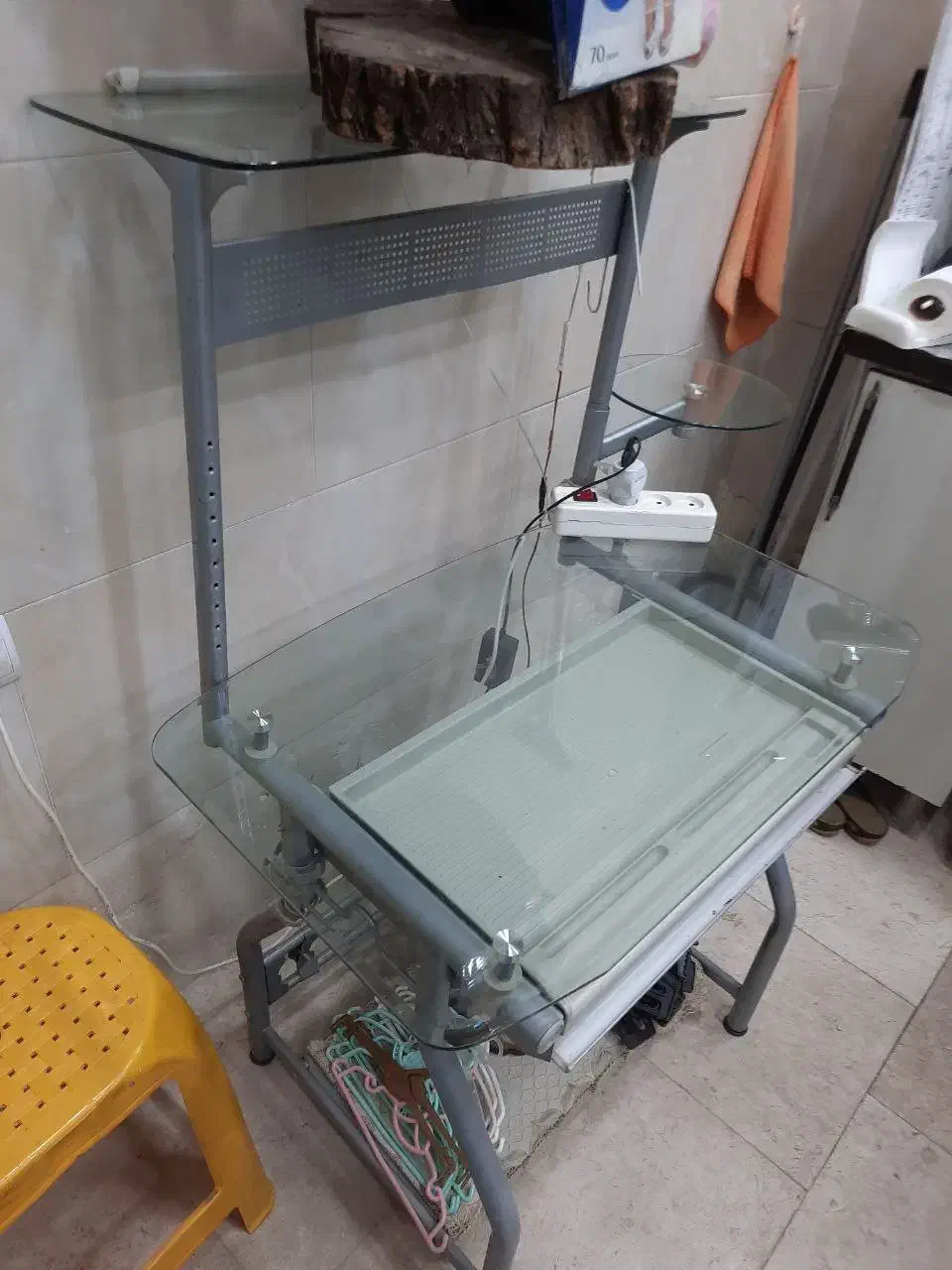 میز تحریر/کامپیوتر شیشه ای|میز تحریر و کامپیوتر|محمدیه-قزوین, |دیوار