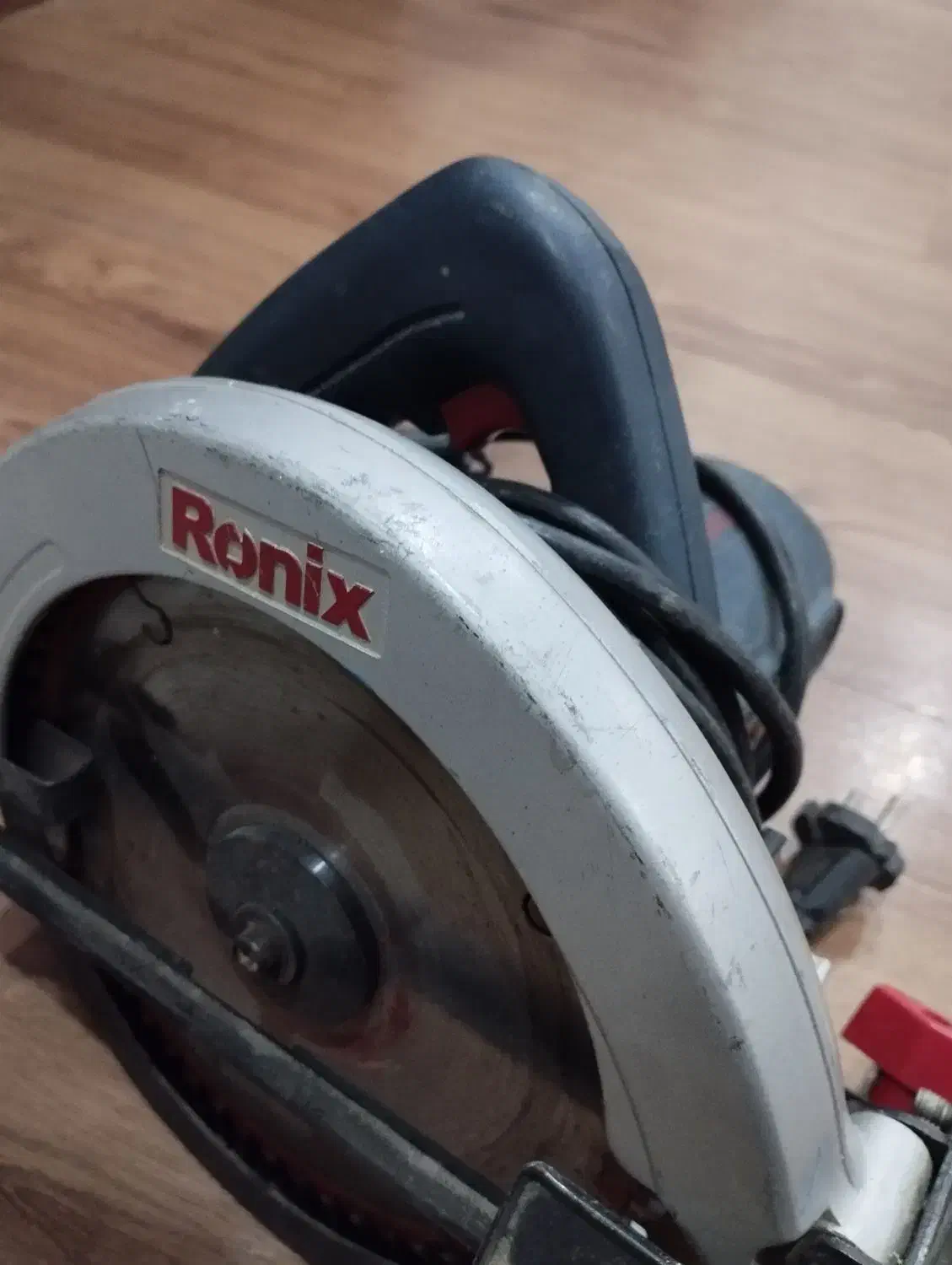 اره گرد بر ۳۴۱۰ رونیکس|ابزارآلات|شاهین‌شهر, شهرک هشت بهشت|دیوار