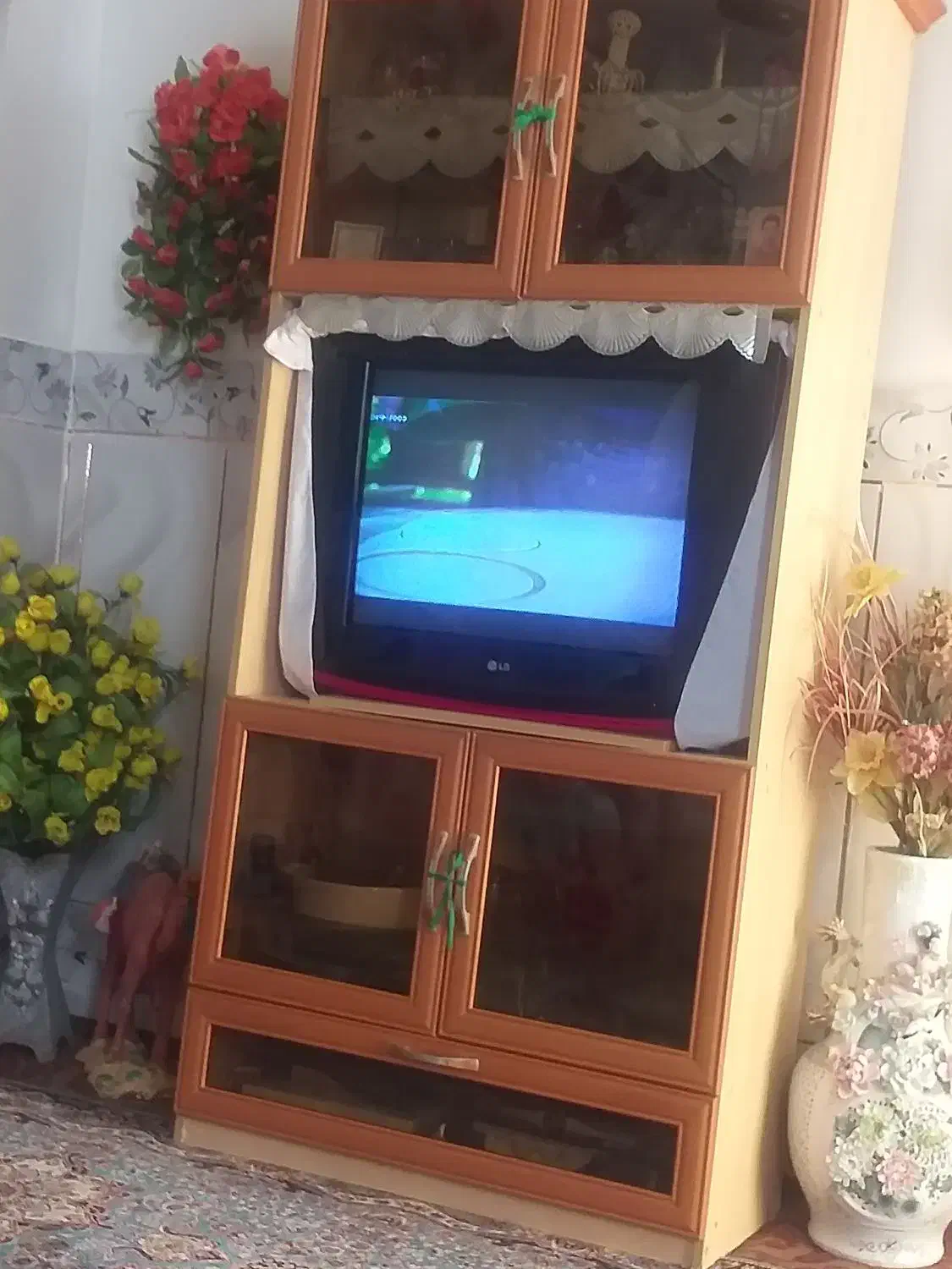 میزتلوزیون باتلوزیون ال جی|میز تلویزیون|خمیر, |دیوار