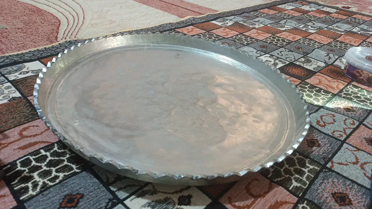 منقل و سینی مسی قدیمی و سنگین|کلکسیون اشیاء عتیقه|کرمانشاه, |دیوار