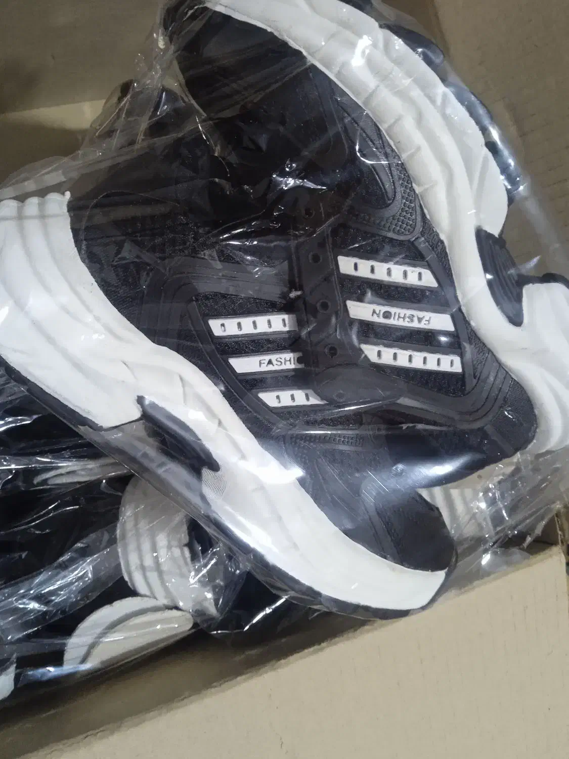 کتونی عمده و خرده|کیف، کفش، کمربند|محمدشهر, شهرک چمران|دیوار