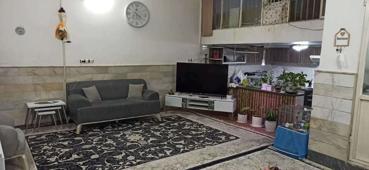 اجاره زیرزمین تمیز حیاطدار درب جدا.محلاتی ۱۵خرداد|اجارهٔ خانه و ویلا|قم, شهرک طالقانی|دیوار