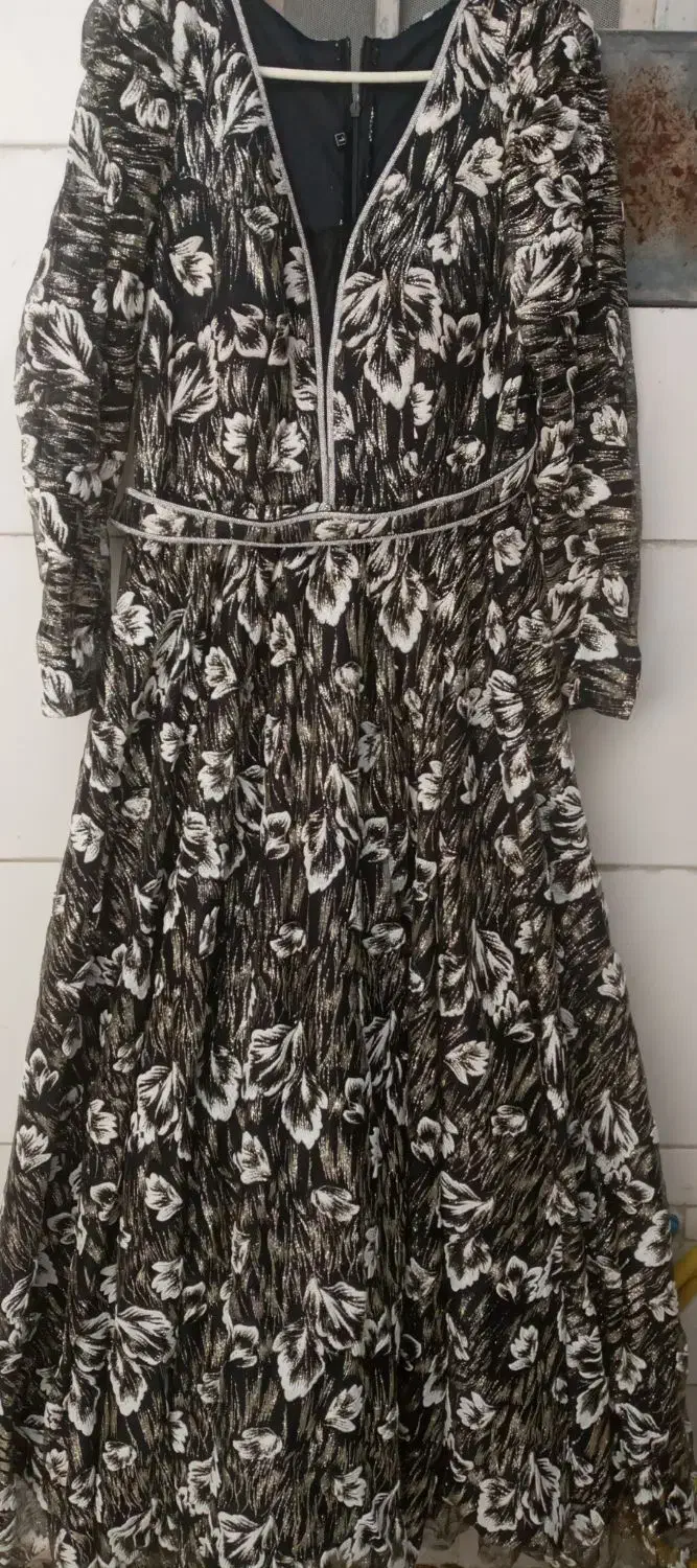 لباس مجلسی|لباس|کارون, |دیوار