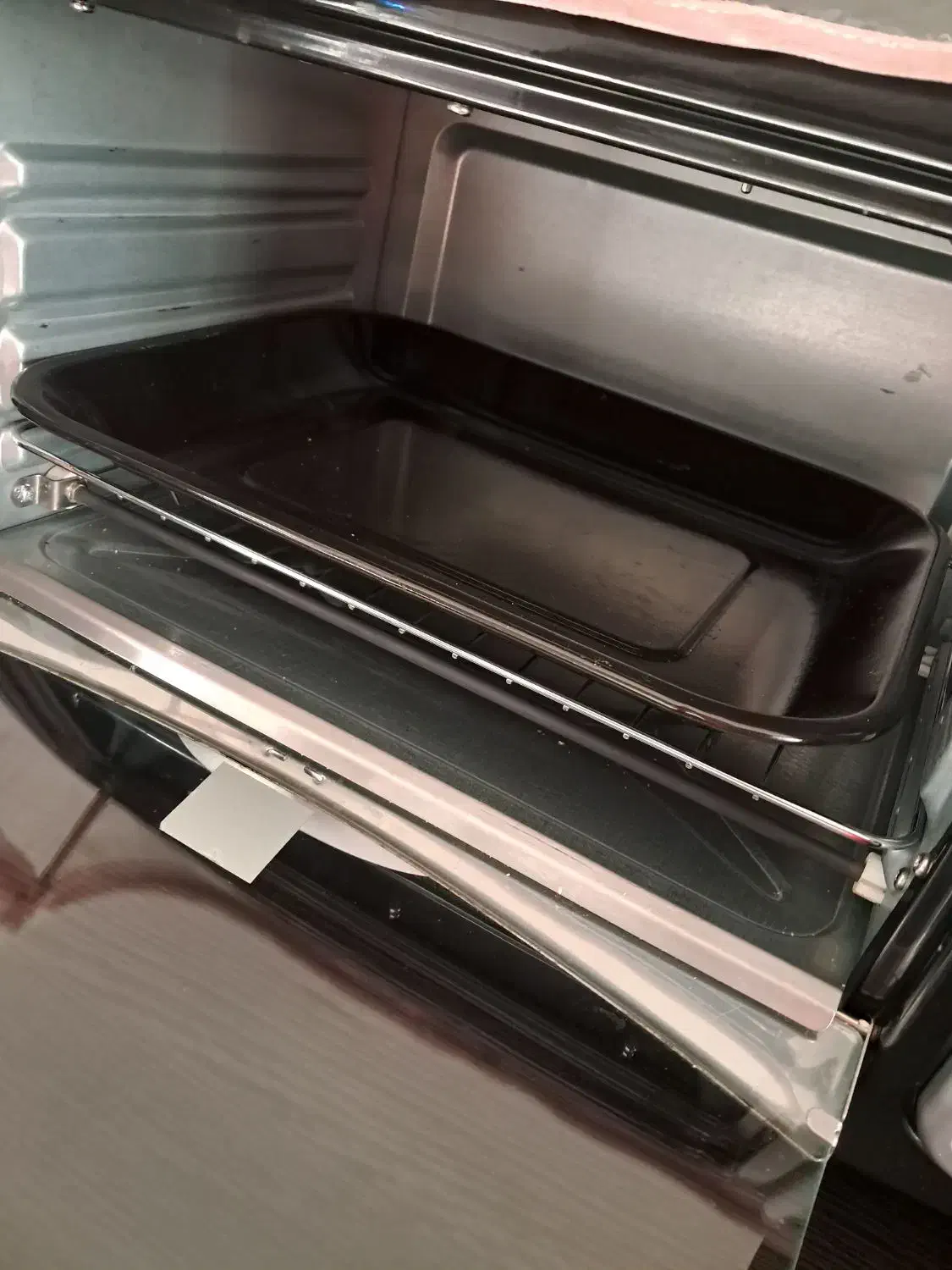 تابلو فرش زیباکمدجالباسی .توستر هوگل آلمان|سایر لوازم برقی|نسیم‌شهر, |دیوار