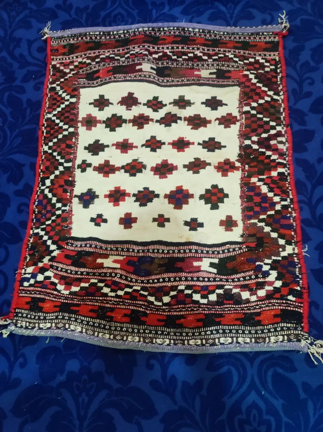 سفره قدیمی|گلیم، جاجیم، گبه|بهار, |دیوار