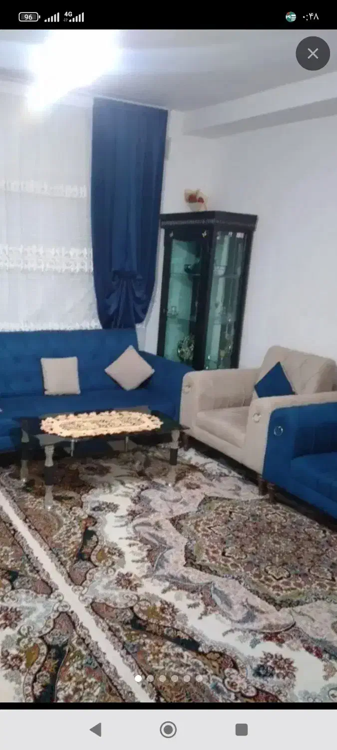 یک جفت پادری|پادری|میانه, |دیوار
