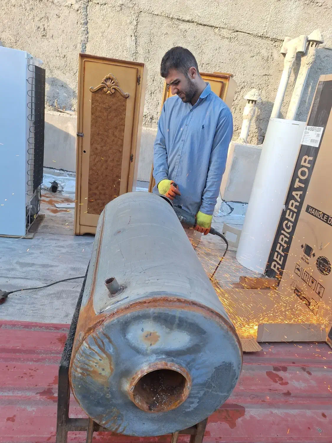 نصب و تعمیر انواع آبگرمکن در منزل و کارگاه|آبگرمکن، پکیج، شوفاژ|ارومیه, |دیوار