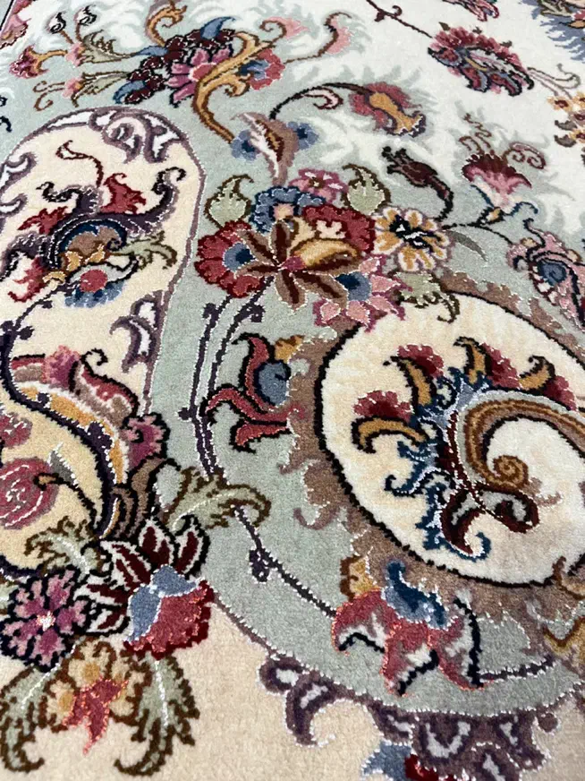 جفت شش متری طرح تبریز  گل ابریشم|فرش|اصفهان, نقش جهان|دیوار