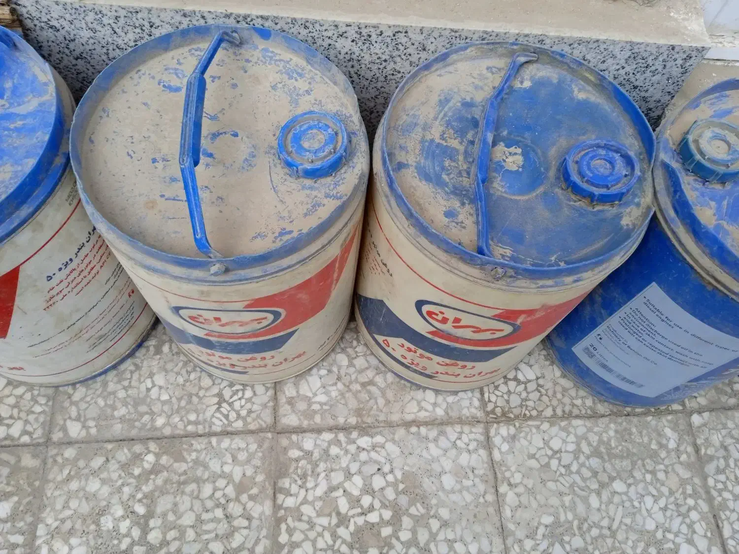 گالن خالی|ظروف نگهدارنده، پلاستیکی، یکبارمصرف|هامون, |دیوار