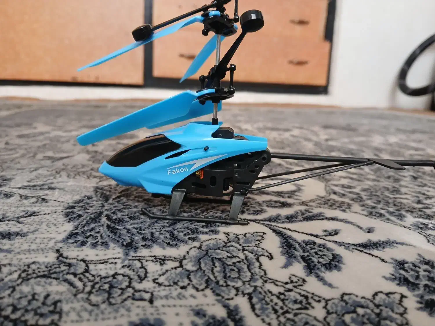 هلیکوپتر حس گر شارژری|اسباب‌‌بازی|کردکوی, |دیوار