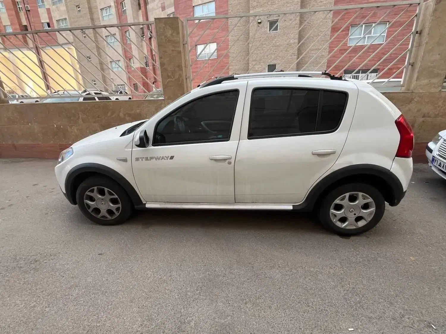 ساندرو استپ وی اتومات|خودرو سواری و وانت|قم, انسجام|دیوار