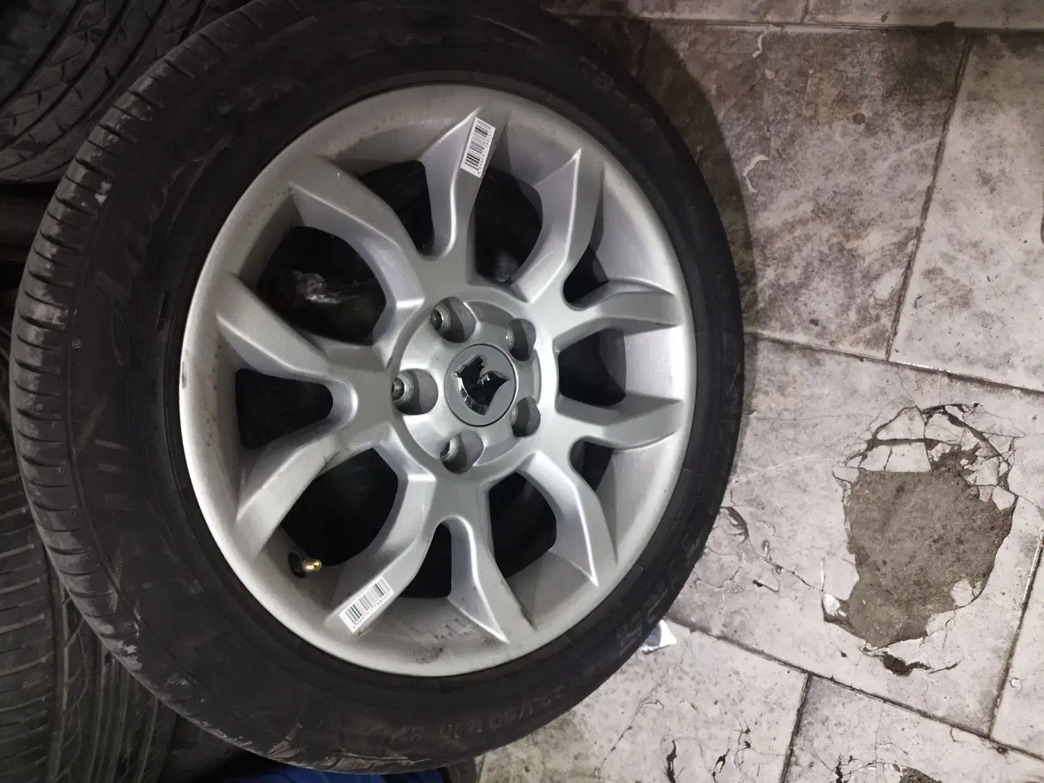 لاستیک دنا فاق کوتاه 205/50/16|قطعات یدکی و لوازم جانبی|شاهینشهر, اقبال لاهوری|دیوار