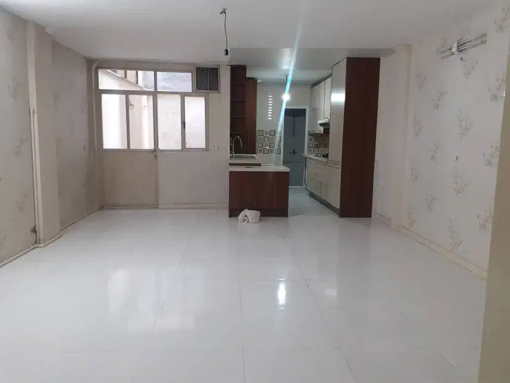 اپارتمان ۷۰ متری طبقه همکف تخلیه فول بازسازی